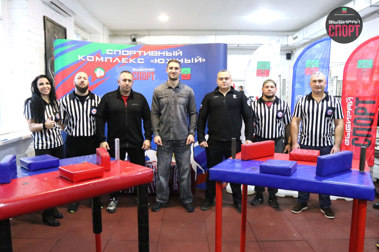 20 декабря в Мелитополе прошел турнир по армрестлингу, посвященный Дню Героев Отечества!