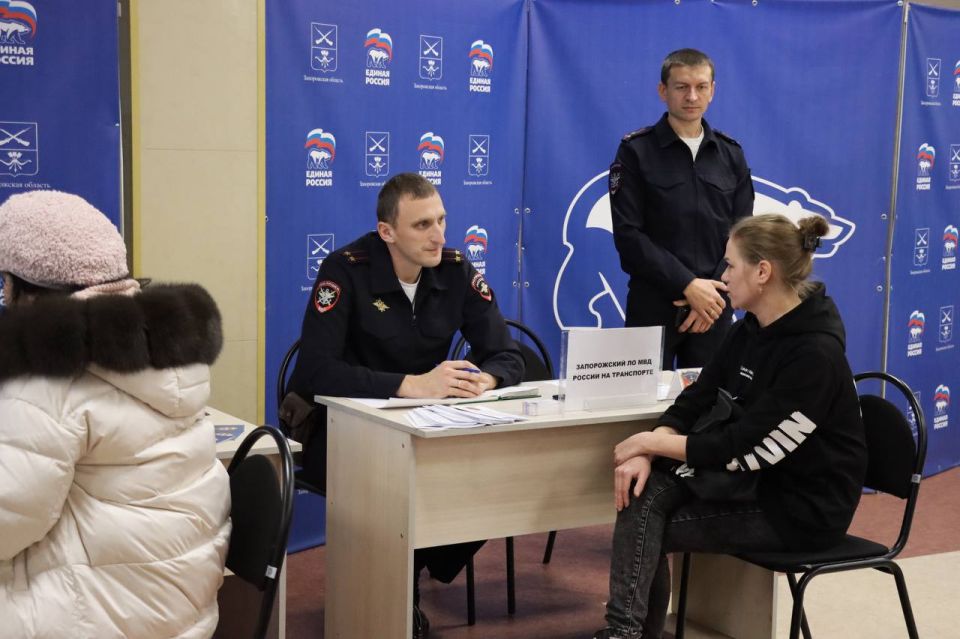 Транспортные полицейские приняли участие в «Ярмарке вакансий» в Мелитополе