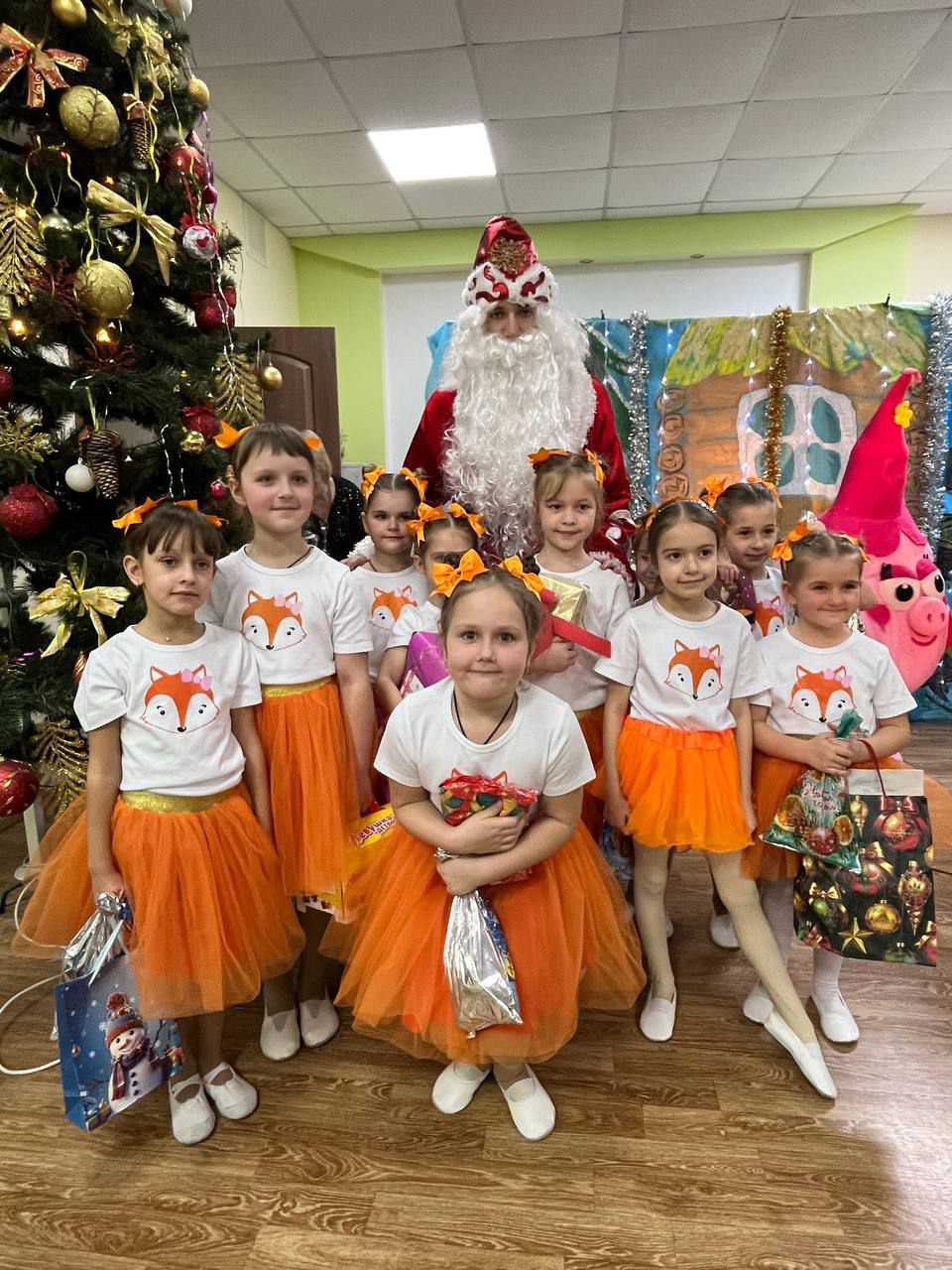 НОВОГОДНИЕ ПРИКЛЮЧЕНИЯ ЗАЖГЛИ СЕРДЦА В КЛУБЕ "ФАКЕЛ"! НОВОГОДНИЕ ПРИКЛЮЧЕНИЯ ЗАЖГЛИ СЕРДЦА В КЛУБЕ "ФАКЕЛ"!