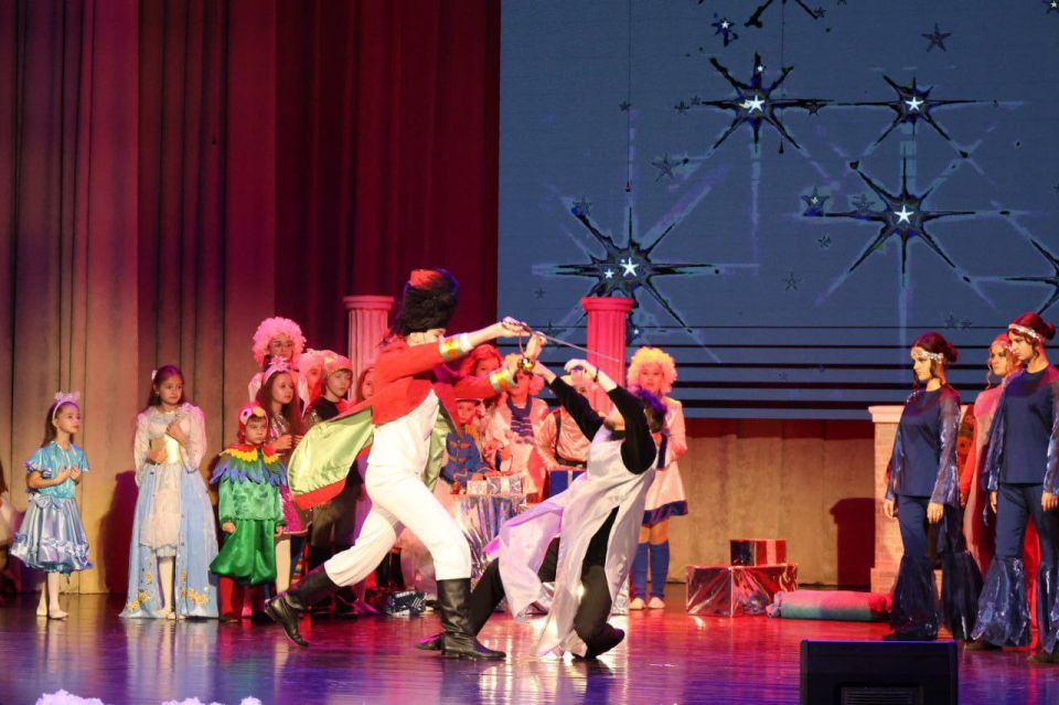 В Мелитополе наградили коллектив Дворца культуры железнодорожников за вклад в развитие детского творчества В Мелитополе наградили коллектив Дворца культуры железнодорожников за вклад в развитие детского творчества