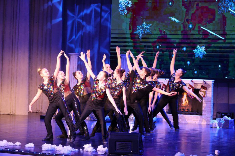 В Мелитополе наградили коллектив Дворца культуры железнодорожников за вклад в развитие детского творчества В Мелитополе наградили коллектив Дворца культуры железнодорожников за вклад в развитие детского творчества