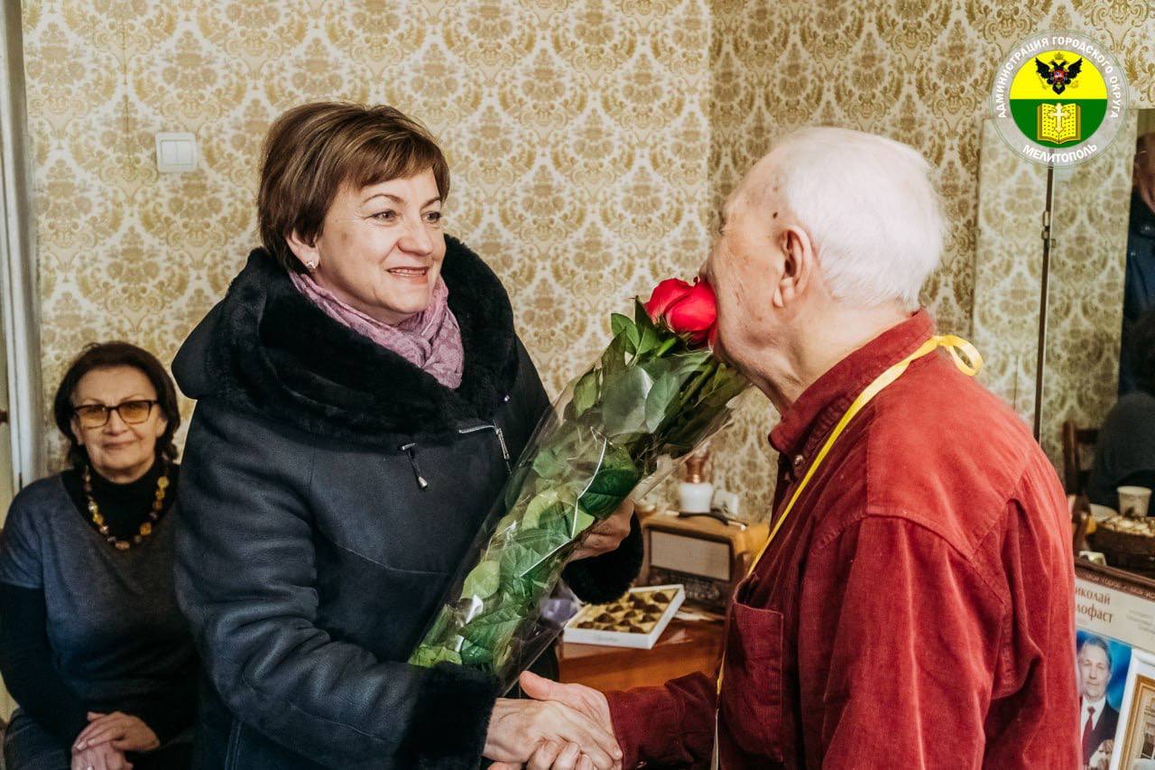 Ветеран Великой Отечественной войны, почётный гражданин городского округа Мелитополь Николай Голофаст отметил 100-летний юбилей Ветеран Великой Отечественной войны, почётный гражданин городского округа Мелитополь Николай Голофаст отметил 100-летний юбилей