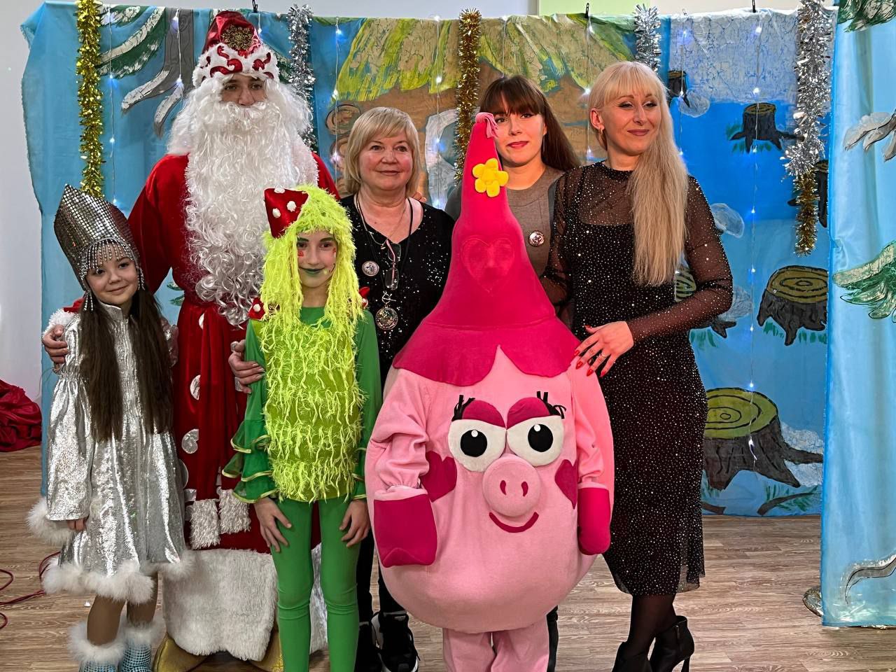 НОВОГОДНИЕ ПРИКЛЮЧЕНИЯ ЗАЖГЛИ СЕРДЦА В КЛУБЕ "ФАКЕЛ"! НОВОГОДНИЕ ПРИКЛЮЧЕНИЯ ЗАЖГЛИ СЕРДЦА В КЛУБЕ "ФАКЕЛ"!