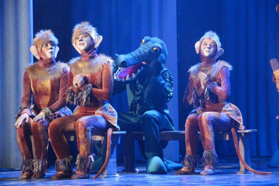 Показ детского спектакля «Доктор Айболит и Бармалей» в постановке севастопольского Государственного ансамбля танца «Черное море» прошел в Областном центре искусств и народного творчества Показ детского спектакля «Доктор Айболит и Бармалей» в постановке севастопольского Государственного ансамбля танца «Черное море» прошел в Областном центре искусств и народного творчества