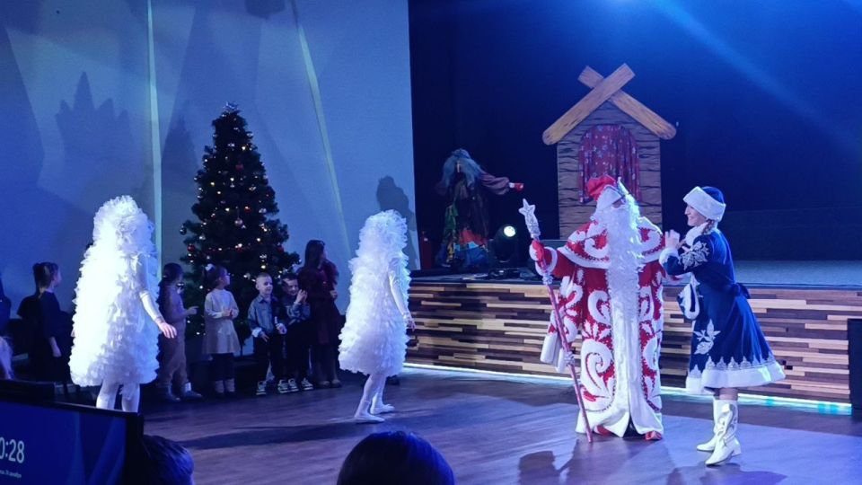 В Мелитополе прошел новогодний утренник «Культурная елка» В Мелитополе прошел новогодний утренник «Культурная елка»