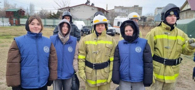 Гвардия жизни. 26 декабря школьный спасательный отряд «Гвардия жизни» ГБУ ОО ЗО «Проминевская СОШ № 16» Мелитопольского района принял участие в торжественном открытии учебно-тренировочного центра добровольцев-спасателей ВСКС...