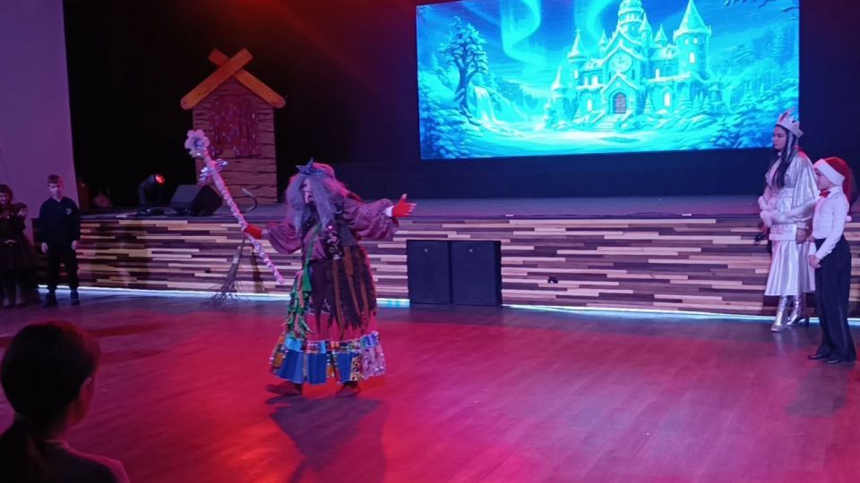 В Мелитополе прошел новогодний утренник «Культурная елка» В Мелитополе прошел новогодний утренник «Культурная елка»