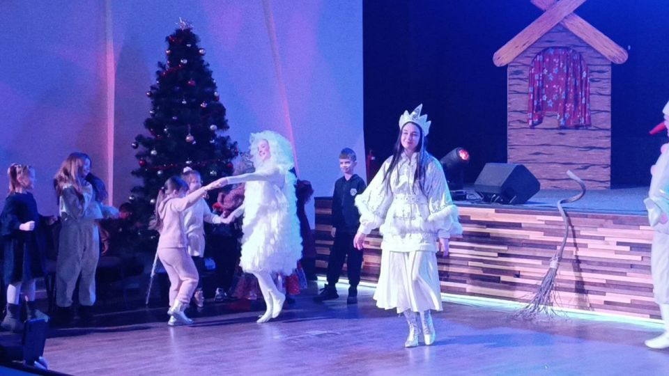 В Мелитополе прошел новогодний утренник «Культурная елка» В Мелитополе прошел новогодний утренник «Культурная елка»