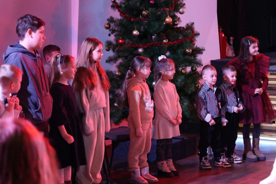 В Мелитополе прошел новогодний утренник «Культурная елка» В Мелитополе прошел новогодний утренник «Культурная елка»