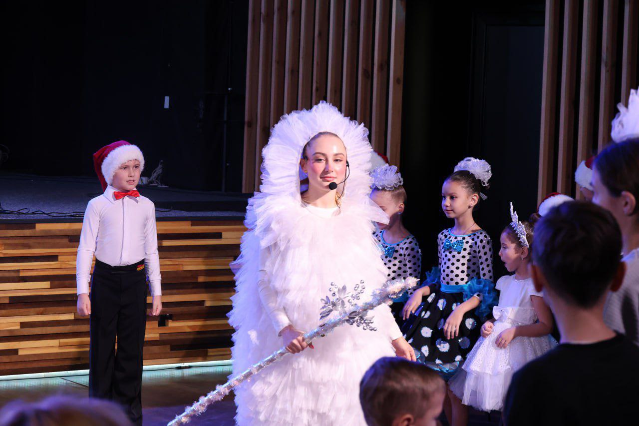 В Мелитополе прошел новогодний утренник «Культурная елка» В Мелитополе прошел новогодний утренник «Культурная елка»