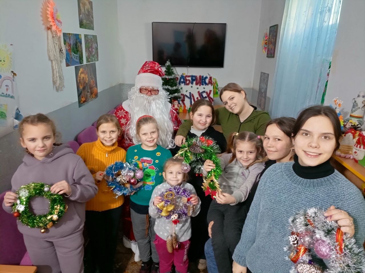 В Доме культуры села Проминь прошла волшебная встреча с Дедом Морозом! В Доме культуры села Проминь прошла волшебная встреча с Дедом Морозом!