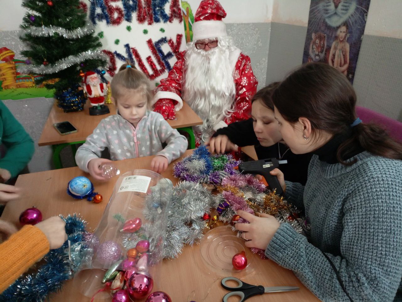 В Доме культуры села Проминь прошла волшебная встреча с Дедом Морозом! В Доме культуры села Проминь прошла волшебная встреча с Дедом Морозом!