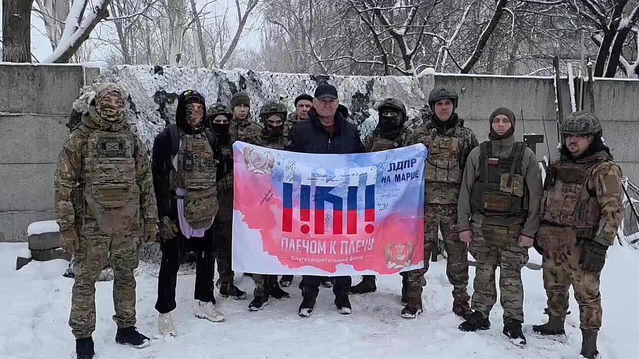 С Новым годом от бойцов с передовой!