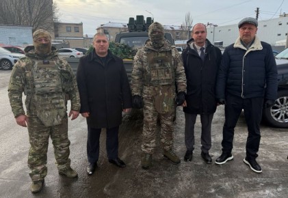 Минпромторг совместно с ГУП «Рынки Запорожья» и ФРП Запорожской области в преддверии Нового года передали гуманитарную помощь бойцам, выполняющим задачи в зоне проведения СВО