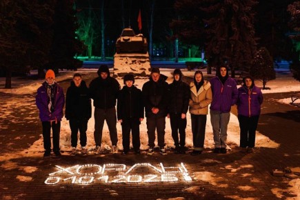 Жители Запорожской области зажгли свечи в память о жертвах удара по Хорлам