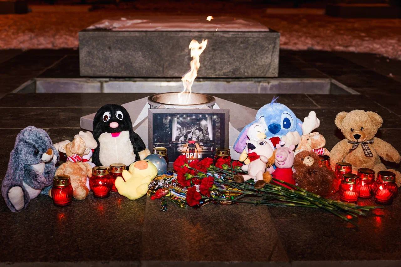 Жители Запорожской области зажгли свечи в память о жертвах удара по Хорлам Жители Запорожской области зажгли свечи в память о жертвах удара по Хорлам