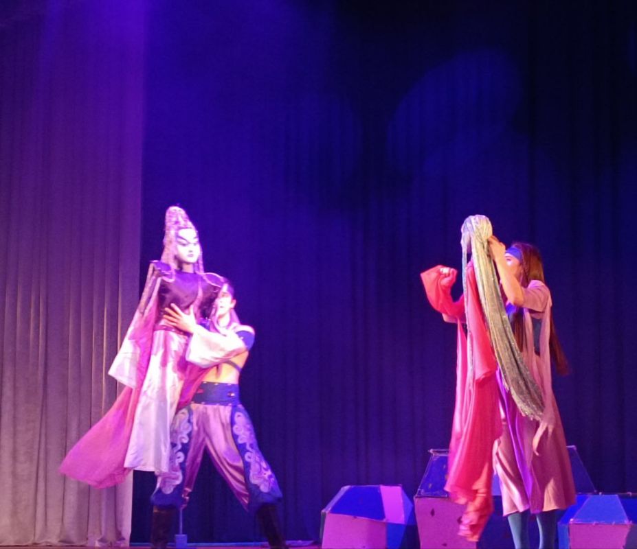 Премьера спектакля «Дочь Байкала — Ангара» состоялась в Областном центре искусств и народного творчества Премьера спектакля «Дочь Байкала — Ангара» состоялась в Областном центре искусств и народного творчества