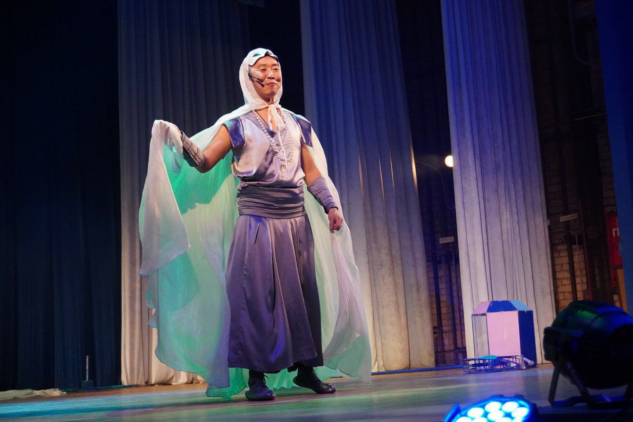 Премьера спектакля «Дочь Байкала — Ангара» состоялась в Областном центре искусств и народного творчества Премьера спектакля «Дочь Байкала — Ангара» состоялась в Областном центре искусств и народного творчества