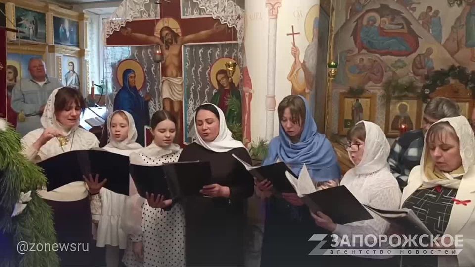 Христославы начали святочную неделю в храме во имя Святого Георгия Победоносца в Мелитополе