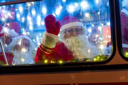 В праздники на маршруты в Мелитополе вышли «Новогодние автобусы»