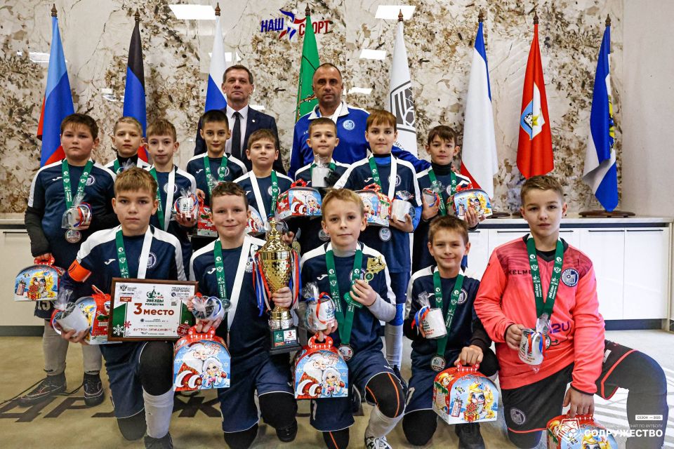 Константин Зайцев: Детско-юношеский футбольный турнир «Звёзды Рождества» завершился в Евпатории! Константин Зайцев: Детско-юношеский футбольный турнир «Звёзды Рождества» завершился в Евпатории!