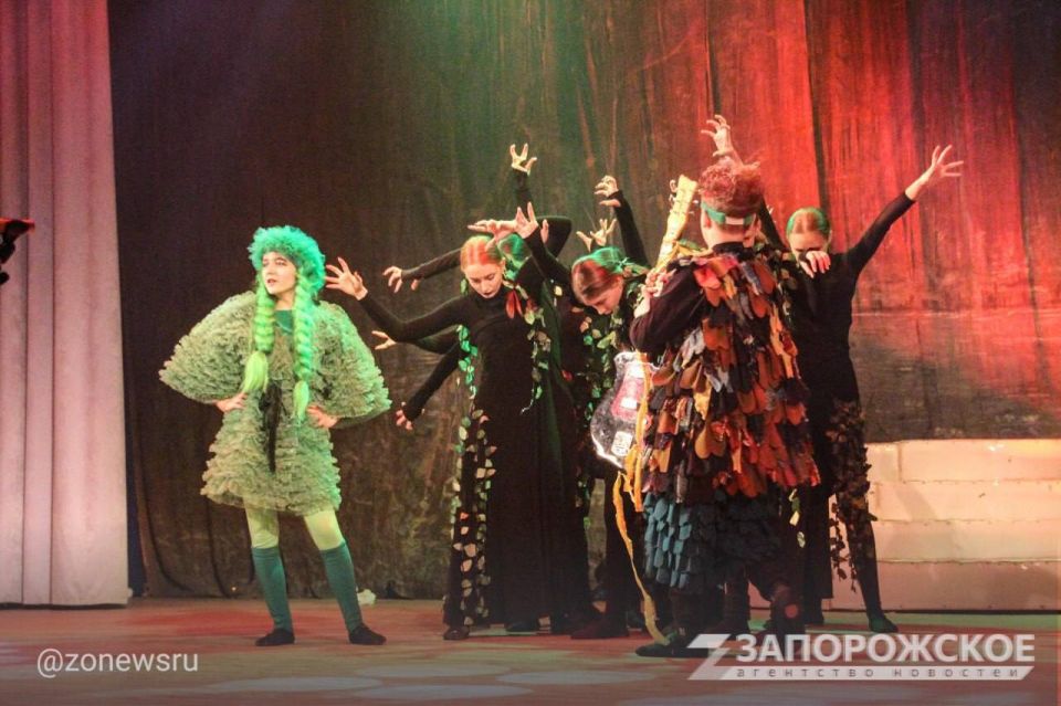 В Мелитополе прошла премьера новогодней сказки «В погоне за подарками»