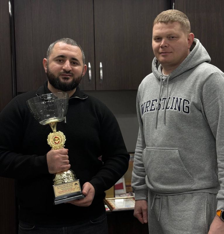 Триумф в Алуште: Борцы СШ №3 – Лучшие в Запорожской области по итогам 2025 года! Триумф в Алуште: Борцы СШ №3 – Лучшие в Запорожской области по итогам 2025 года!