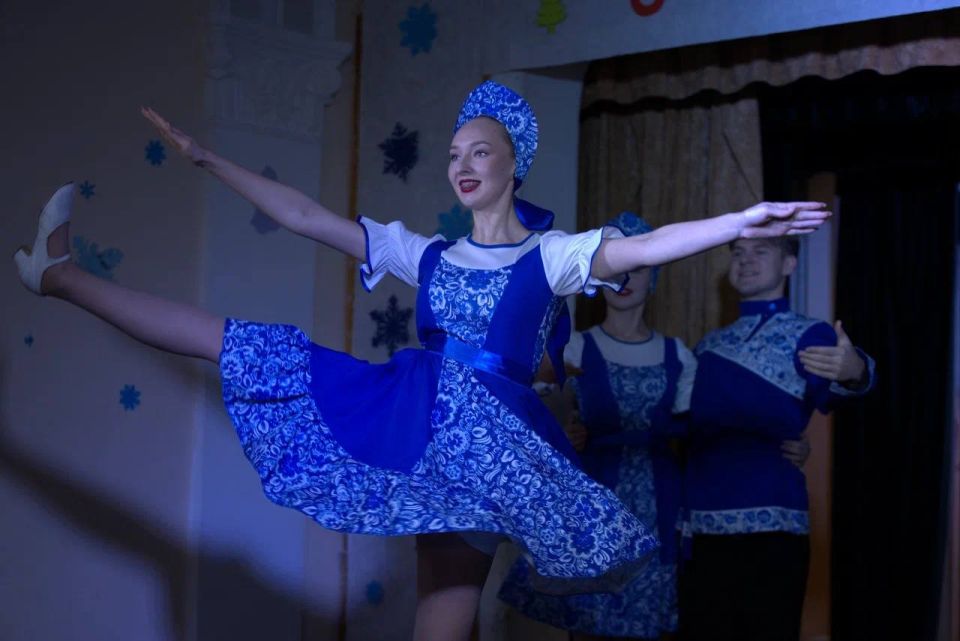 В Мелитополе прошел флешмоб «Танцы народов России»