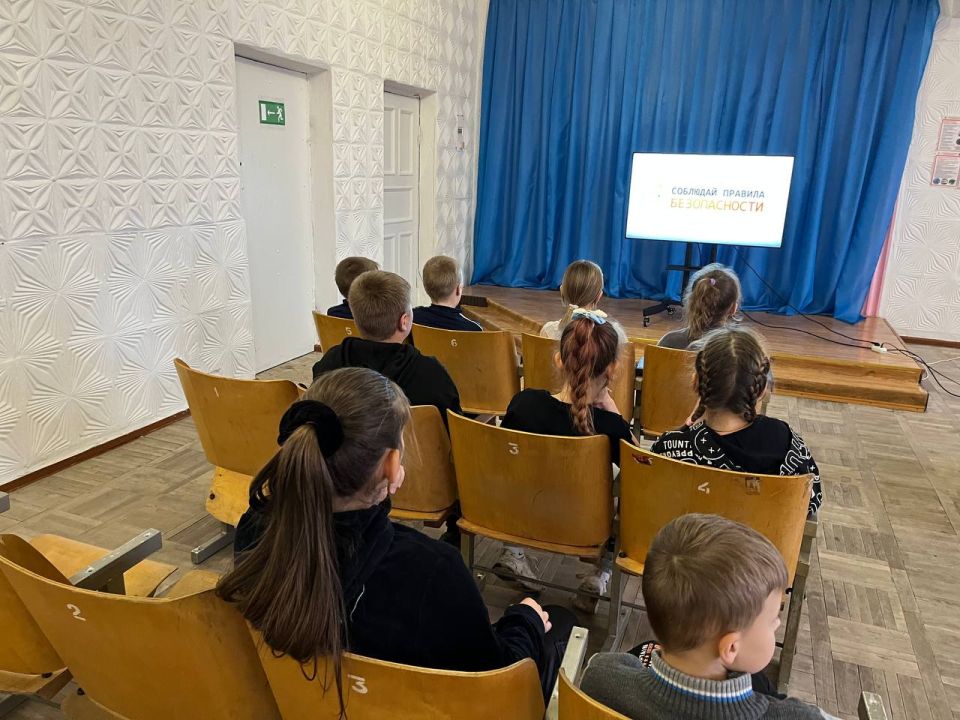 Терроризм без масок. В Доме культуры села Новгородковка прошёл информационный час «Терроризм без масок» Терроризм без масок. В Доме культуры села Новгородковка прошёл информационный час «Терроризм без масок»