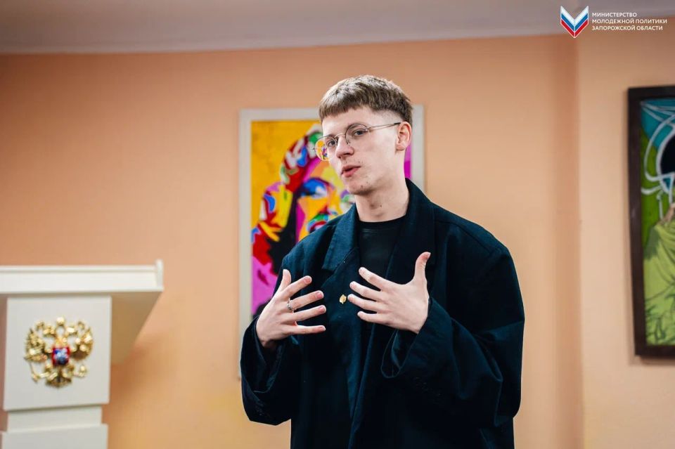 Председатель РСМ провёл встречу со студентами в Мелитополе Председатель РСМ провёл встречу со студентами в Мелитополе