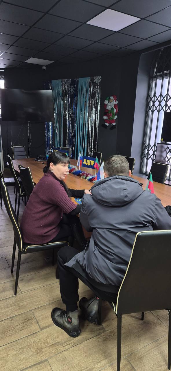 Сегодня в региональном офисе ЛДПР царила рабочая атмосфера Сегодня в региональном офисе ЛДПР царила рабочая атмосфера