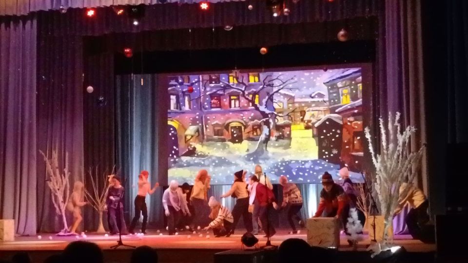 "Снежная сказка". Сегодня в Областном центре искусств и народного творчества учащиеся театрального отделения Детской школы искусств представили зрителям свой новый спектакль – "Снежная сказка". И это было не просто... "Снежная сказка". Сегодня в Областном центре искусств и народного творчества учащиеся театрального отделения Детской школы искусств представили зрителям свой новый спектакль – "Снежная сказка". И это было не просто...