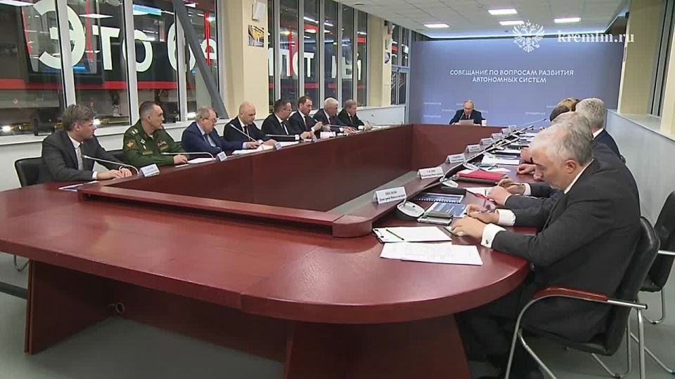 Президент России Владимир Путин предложил привлекать ветеранов СВО к разработке беспилотных систем