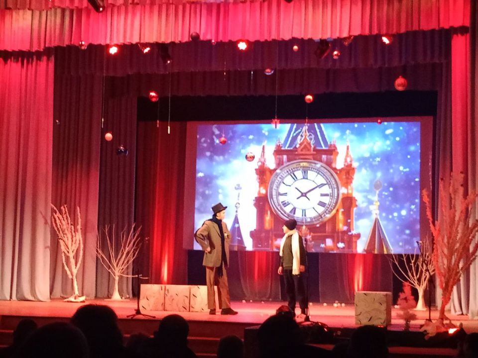 "Снежная сказка". Сегодня в Областном центре искусств и народного творчества учащиеся театрального отделения Детской школы искусств представили зрителям свой новый спектакль – "Снежная сказка". И это было не просто... "Снежная сказка". Сегодня в Областном центре искусств и народного творчества учащиеся театрального отделения Детской школы искусств представили зрителям свой новый спектакль – "Снежная сказка". И это было не просто...