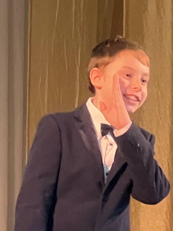 Зимний СтихоХОД: юные таланты покоряют сцену! Зимний СтихоХОД: юные таланты покоряют сцену!