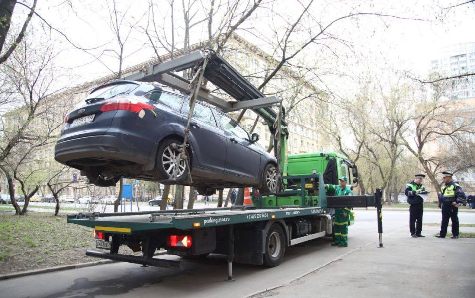 Дорогие подписчики! Напоминаем, что в Мелитополе работают эвакуаторы!