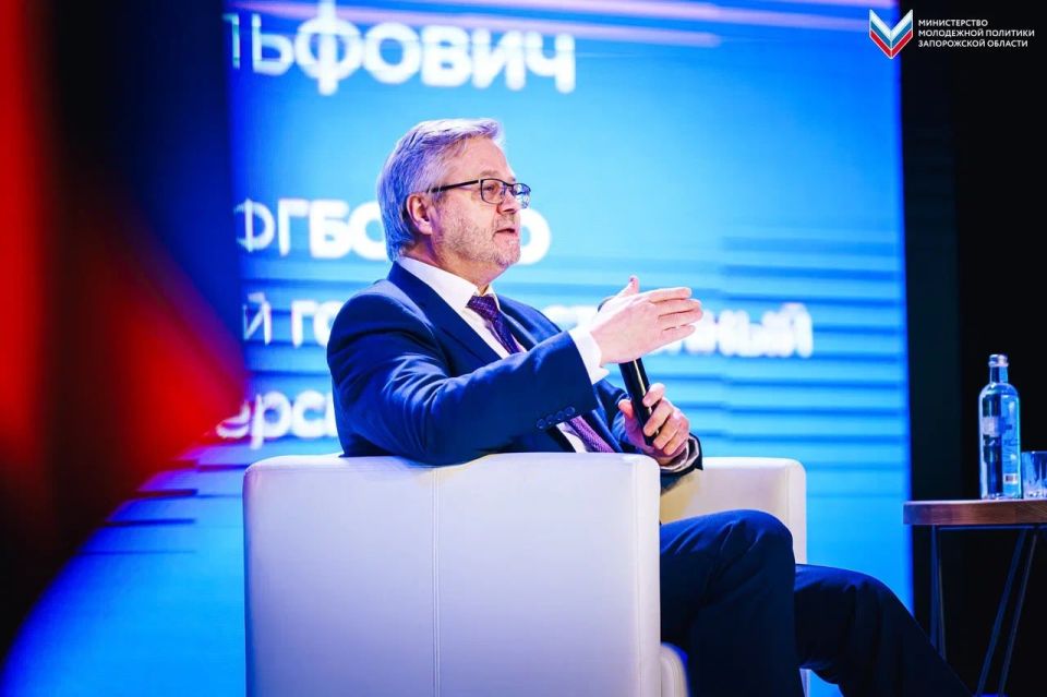 ���� ����� ������ � ������: ������ ������� � �������� ����� ��������� � ����������