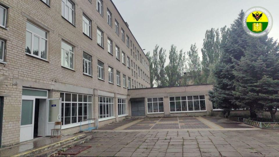 В Мелитополе стартовал капитальный ремонт школы № 15 на ул. Гризодубовой, 49. Учреждение включено в федеральную программу «Модернизация школьных систем образования» В Мелитополе стартовал капитальный ремонт школы № 15 на ул. Гризодубовой, 49. Учреждение включено в федеральную программу «Модернизация школьных систем образования»