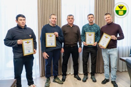 Сергей Золотарёв: Вручил благодарности бригаде специалистов из нашего региона-шефа — Архангельской области, которые принимают непосредственное участие в ликвидации аварий на коммунальных объектах городского округа Мелитополь