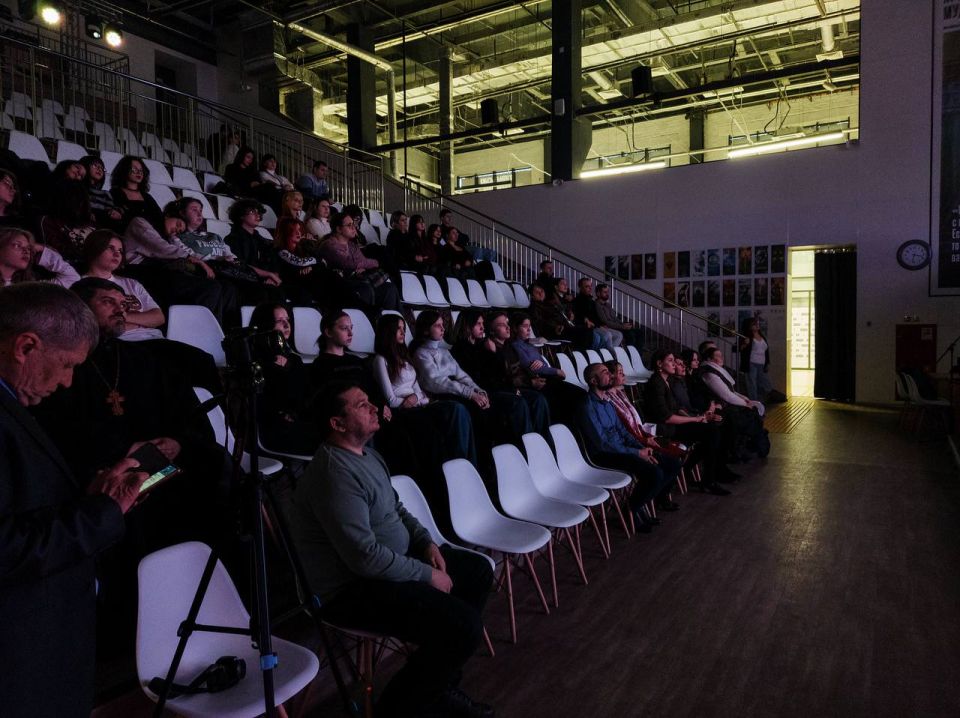 Искусство, история, память: выездной урок МДХШ Искусство, история, память: выездной урок МДХШ