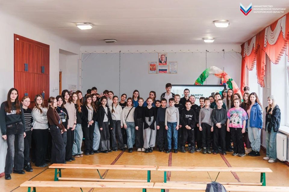 «Волонтёры Победы» провели Всероссийский урок памяти «Сталинградская битва» в Мелитопольской школе №25