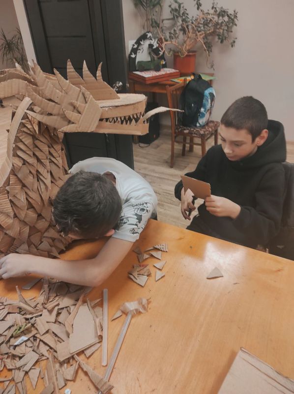 В клубе досуга села Светлодолинское поселился… Дракоша!