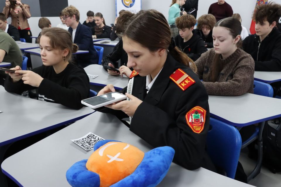 Мелитопольский Кадровый центр познакомил учеников «Атомкласса» с перспективами работы на Запорожской АЭС Мелитопольский Кадровый центр познакомил учеников «Атомкласса» с перспективами работы на Запорожской АЭС