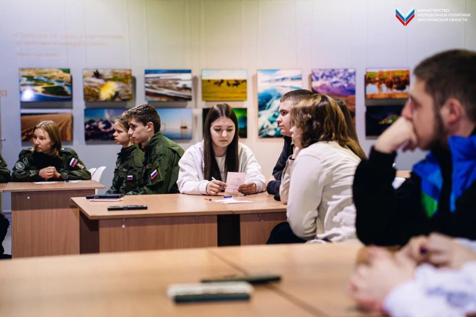 «Волонтёры Победы» провели Всероссийскую историческую игру Р.И.С.К. «Высота 102.0» «Волонтёры Победы» провели Всероссийскую историческую игру Р.И.С.К. «Высота 102.0»