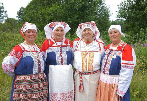 Ижорцы (ижора) — финно-угорский народ, принадлежащий к прибалтийско-финской ветви, один из коренных малочисленных народов России Ижорцы (ижора) — финно-угорский народ, принадлежащий к прибалтийско-финской ветви, один из коренных малочисленных народов России