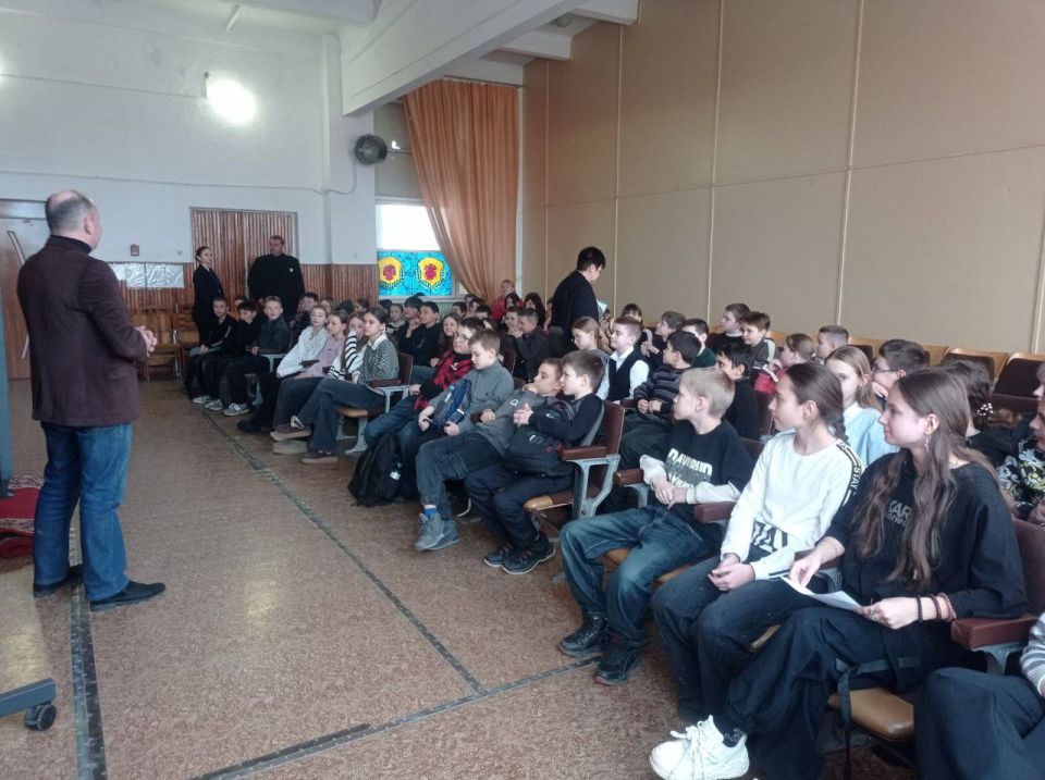 Безопасность прежде всего: беседа с молодёжью