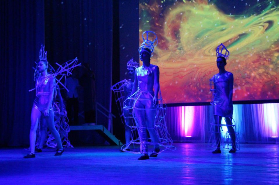 Детский спектакль «Формула пятерки» театральной студии «Серебро» состоялся в Областном центре искусств и народного творчества (ОЦИНТ) в Мелитополе Детский спектакль «Формула пятерки» театральной студии «Серебро» состоялся в Областном центре искусств и народного творчества (ОЦИНТ) в Мелитополе