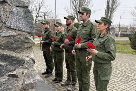 Следователи Запорожской области почтили память воинов-интернационалистов
