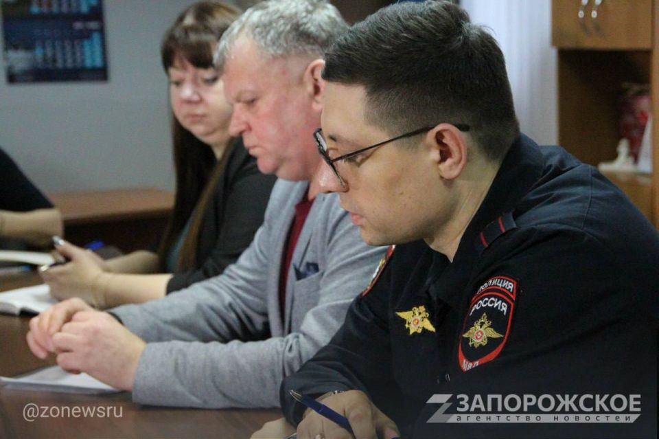 В Мелитополе обсудили регулирование перемещения эвакуированного транспорта В Мелитополе обсудили регулирование перемещения эвакуированного транспорта