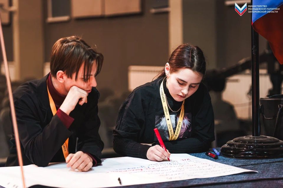 «Пройди метр в моих тапочках»: в Мелитополе завершился первый день проекта «Кадровая школа РСМ» «Пройди метр в моих тапочках»: в Мелитополе завершился первый день проекта «Кадровая школа РСМ»